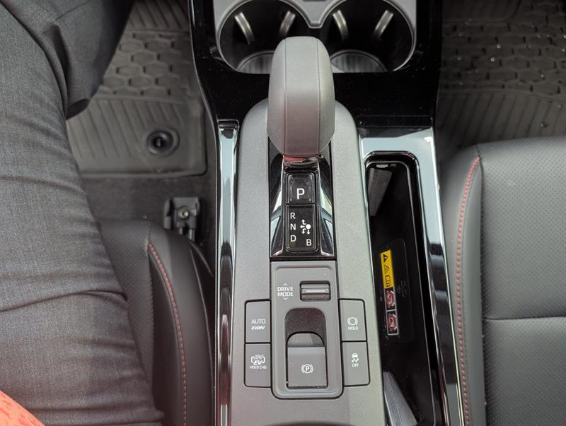 toyota Prius Plug-In Hybrid 2025 - 16