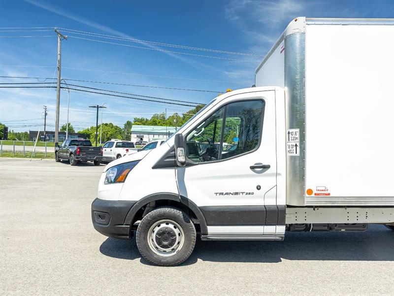 ford Transit Cutaway 2025 - 25