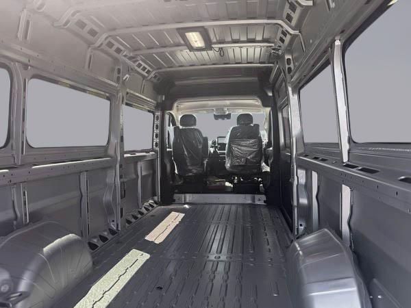 ram ProMaster fourgon vitré 2025 - 9