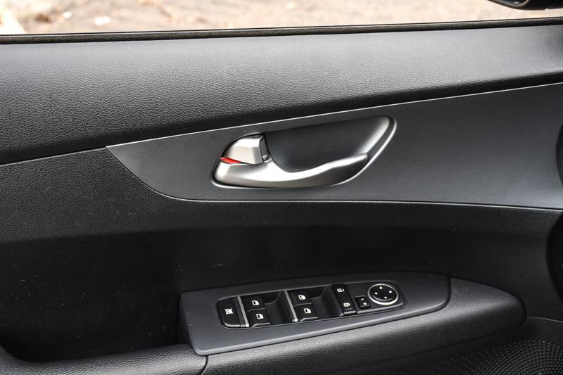 kia Forte 2021 - 12