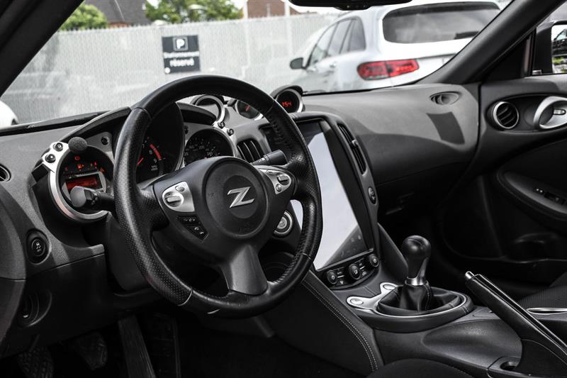 nissan 370Z 2019 - 13