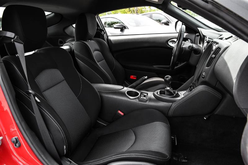 nissan 370Z 2019 - 14