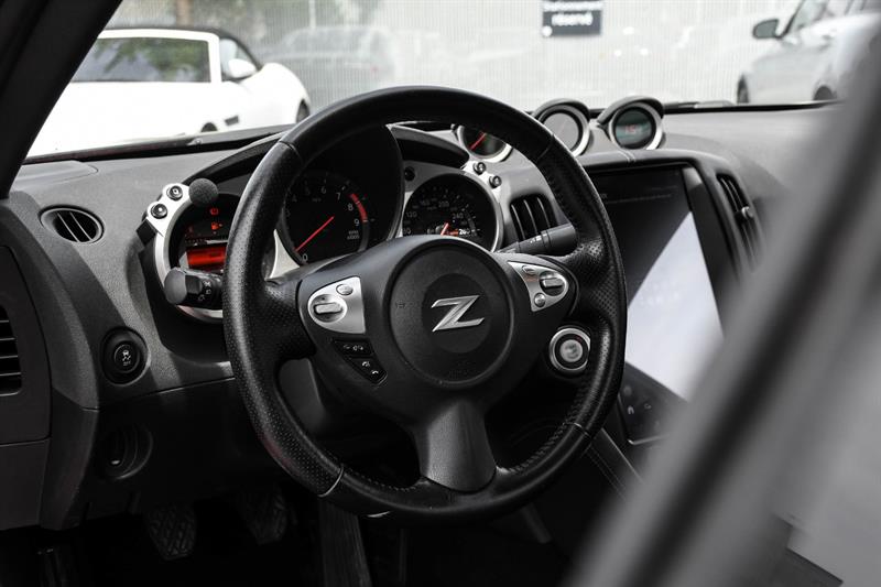 nissan 370Z 2019 - 18