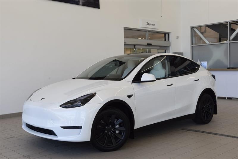 tesla Model Y 2023