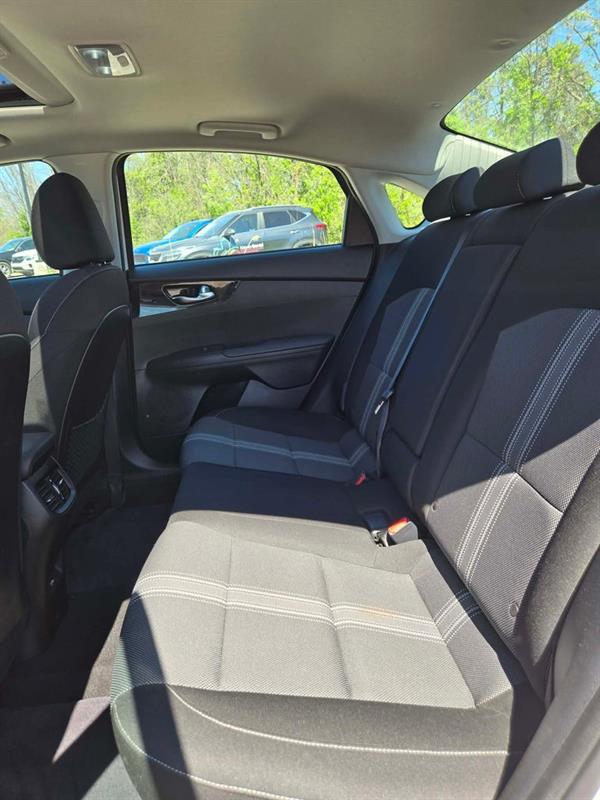 kia Forte 2023 - 17