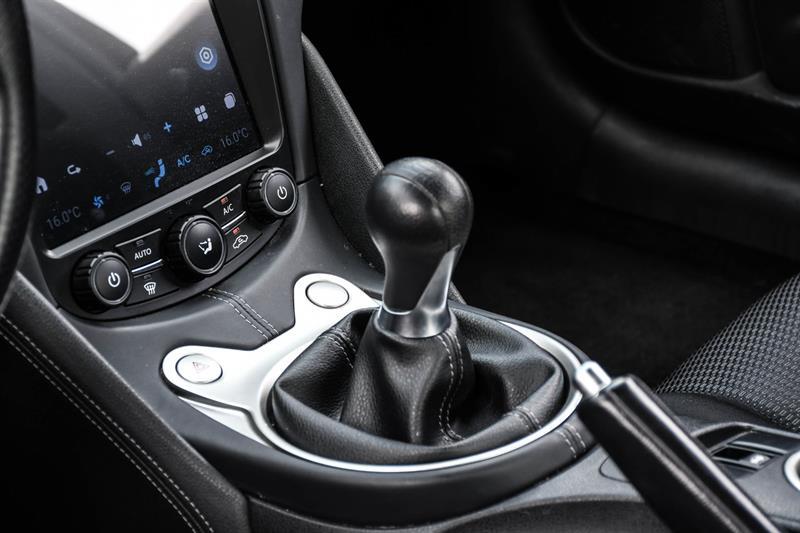 nissan 370Z 2019 - 27