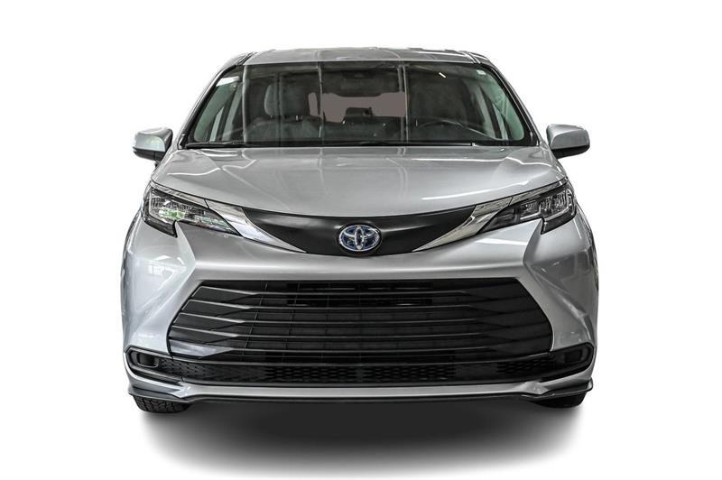 2022 Toyota Sienna - Image 2