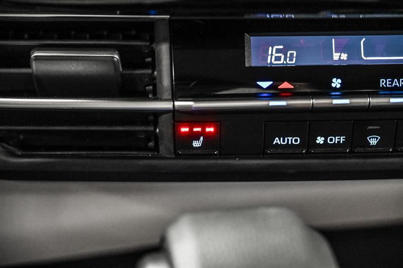 2022 Toyota Sienna - Image 25