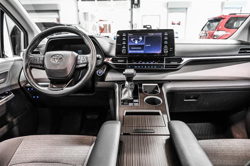 2022 Toyota Sienna - Image 30