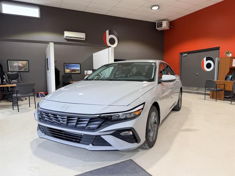hyundai Elantra 2025