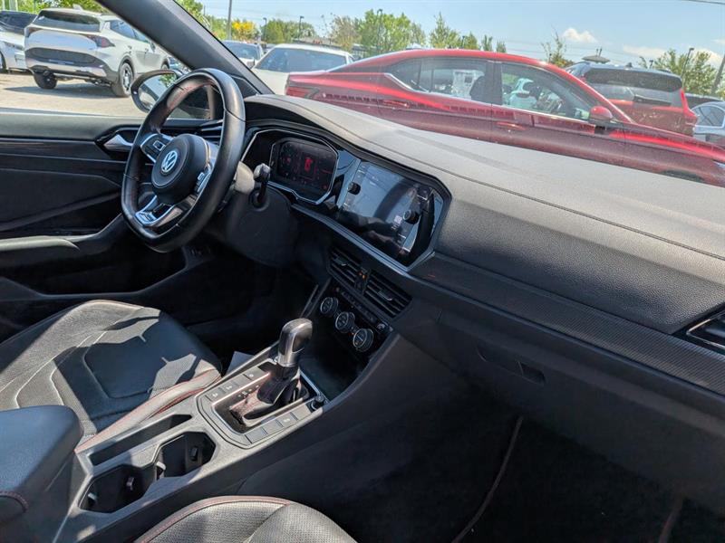 volkswagen Jetta 2019 - 16