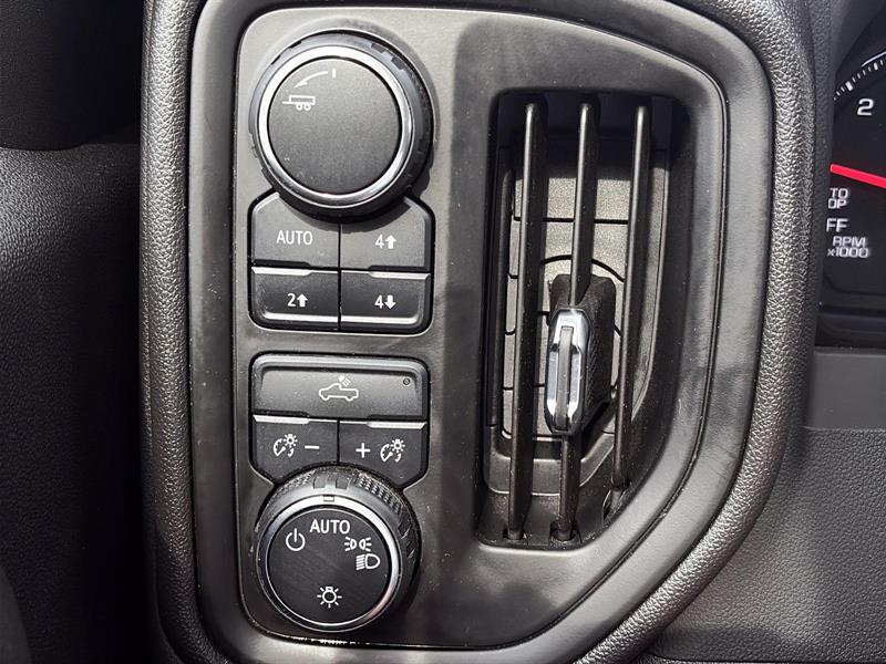chevrolet Silverado 1500 2024 - 28