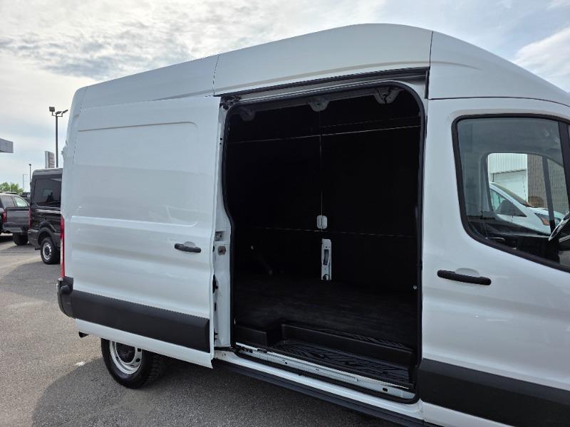 ford Transit-250 2024 - 19