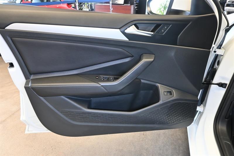 volkswagen Jetta 2025 - 13