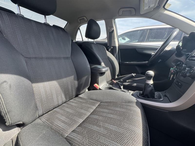 toyota Corolla 2012 - 27