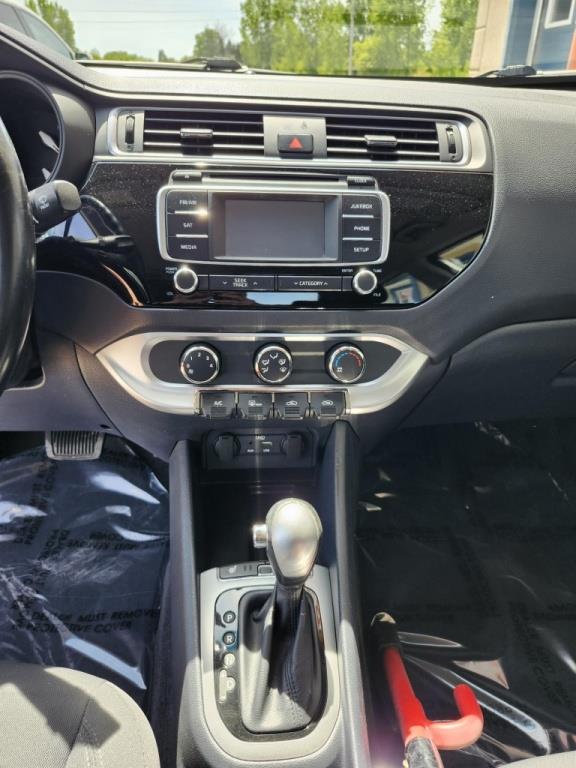 kia Rio 2016 - 11
