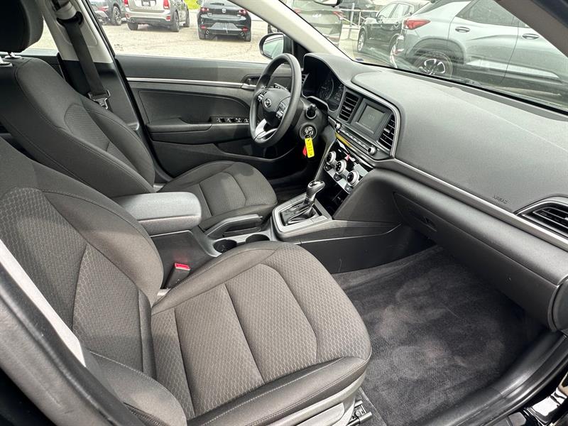 hyundai Elantra 2020 - 17