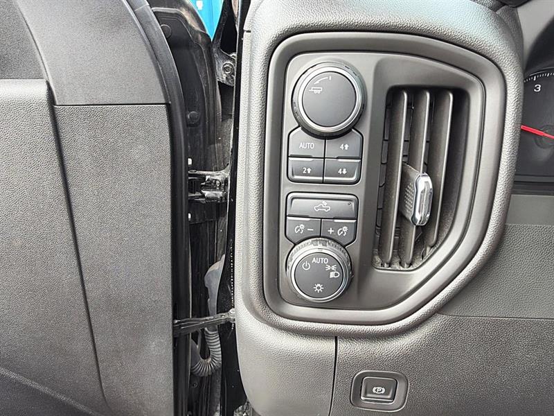 chevrolet Silverado 1500 2023 - 17