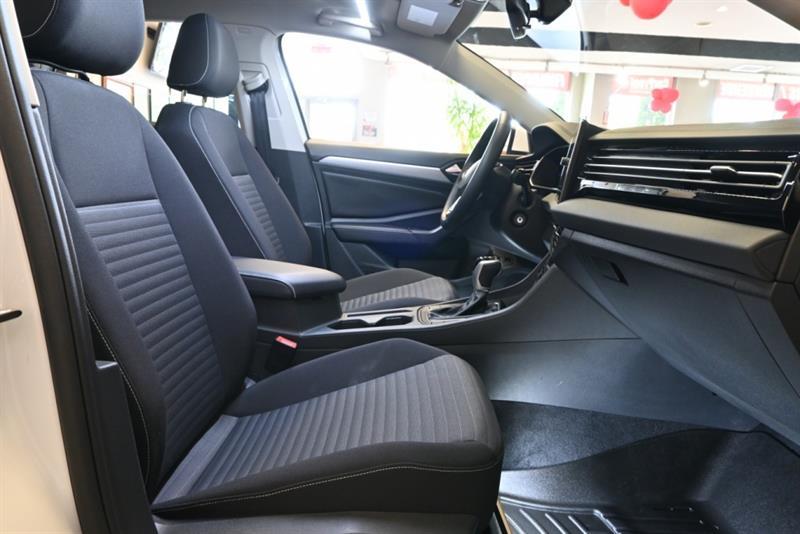 volkswagen Jetta 2025 - 32