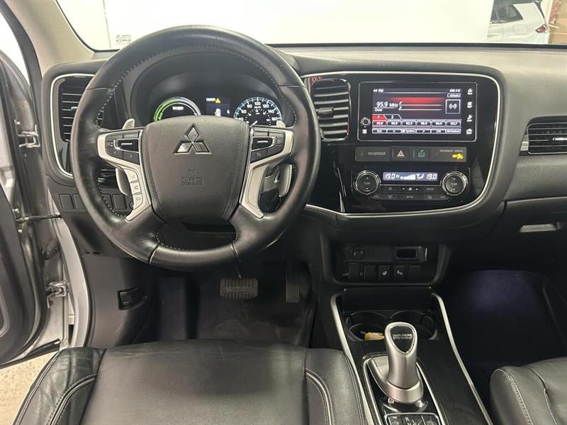 mitsubishi Outlander rechargeable 2018 - 10