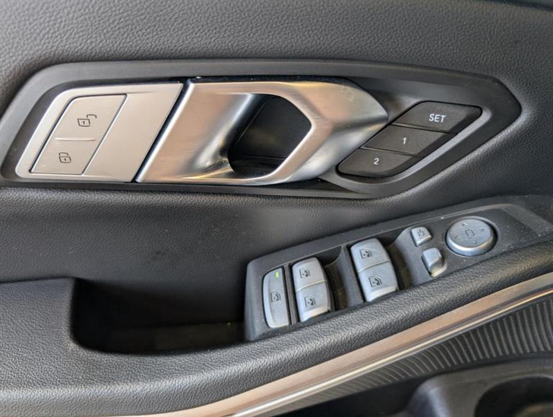 bmw 330I 2023 - 18