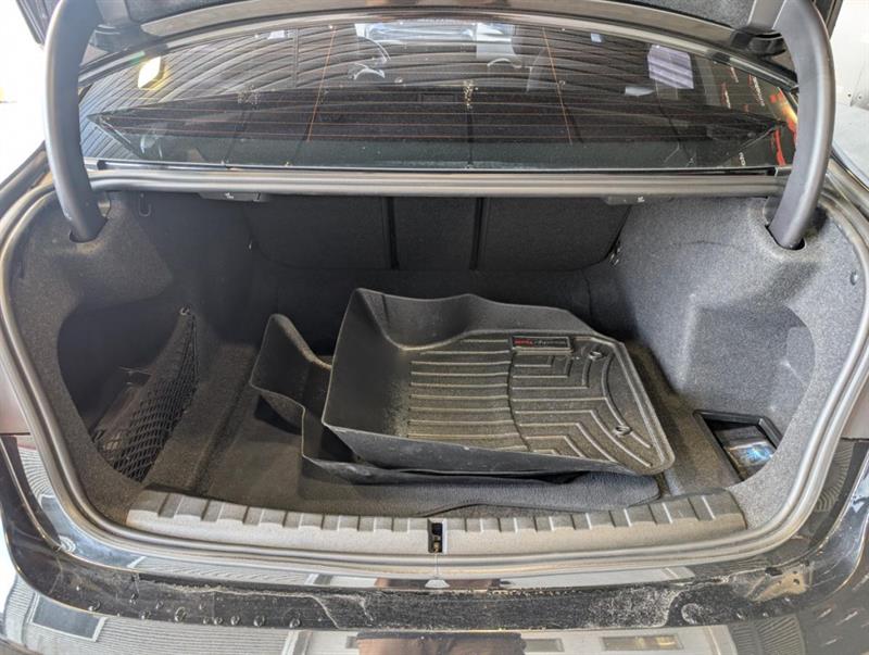 bmw 330I 2023 - 28