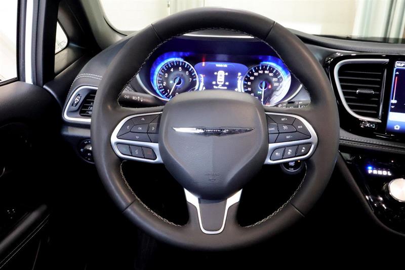 chrysler Pacifica 2025 - 10