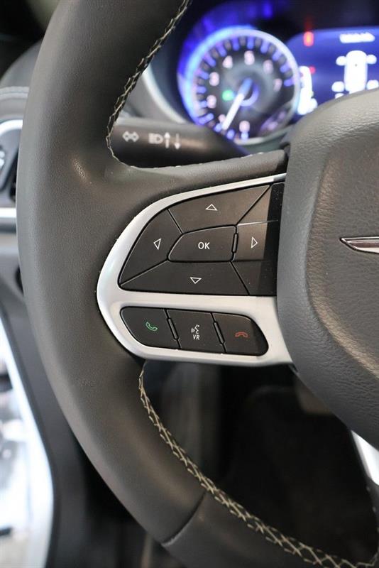 chrysler Pacifica 2025 - 11