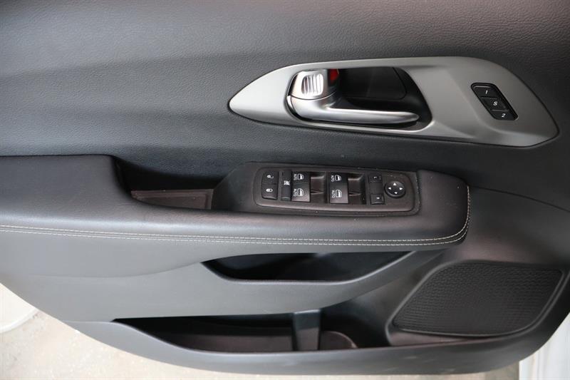 chrysler Pacifica 2025 - 21
