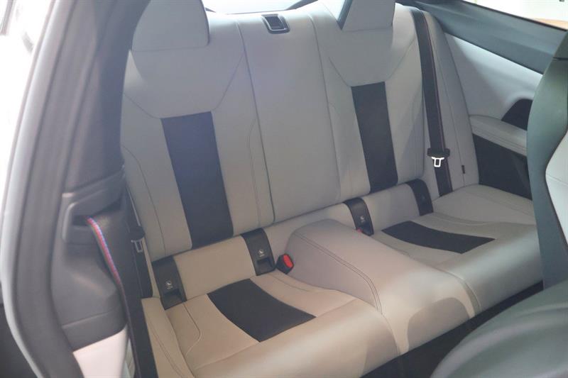 bmw M4 2022 - 25