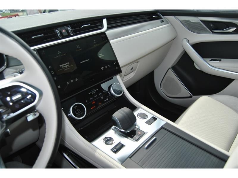jaguar F-PACE 2025 - 16