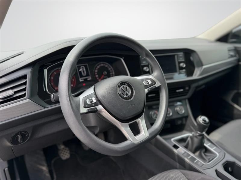 volkswagen Jetta 2019 - 10