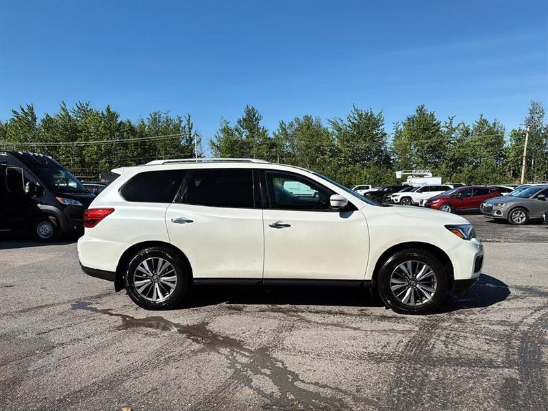 nissan Pathfinder 2017 - 9