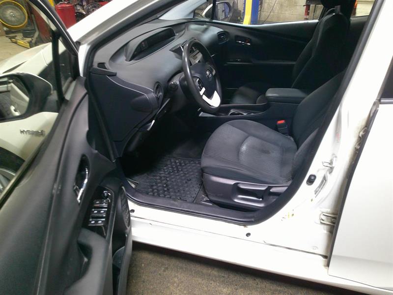 toyota Prius 2018 - 10