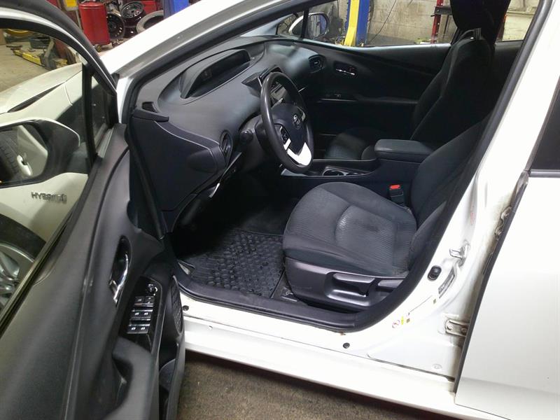 toyota Prius 2018 - 11