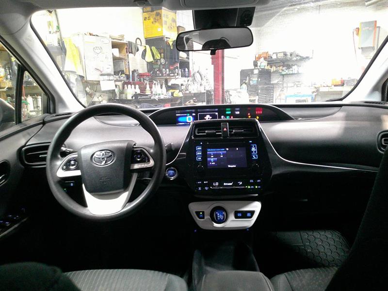 toyota Prius 2018 - 16