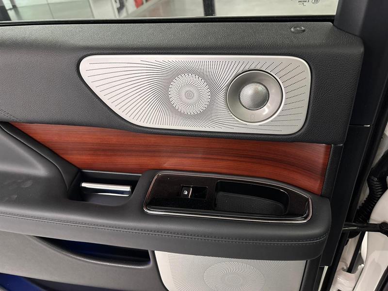 lincoln Navigator L 2022 - 26