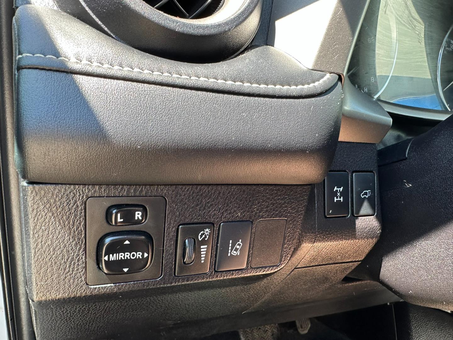 toyota RAV4 2017 - 13