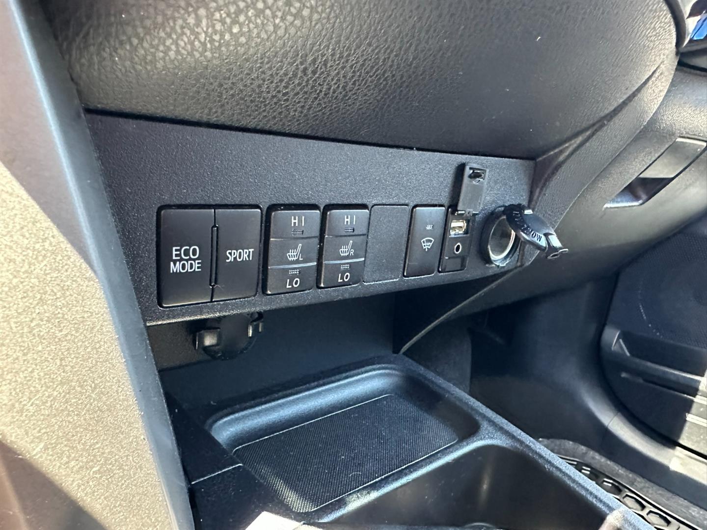 toyota RAV4 2017 - 18