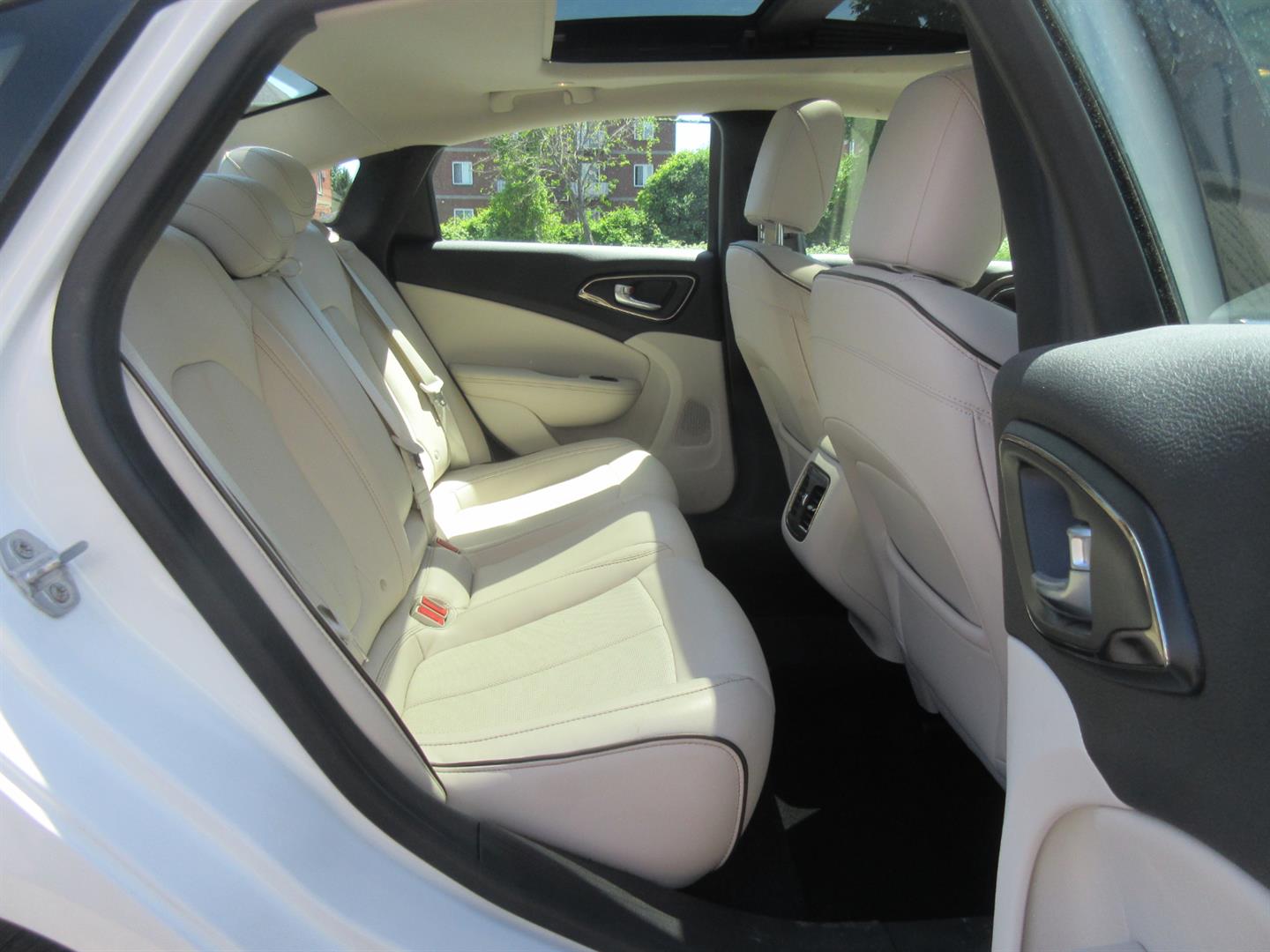 chrysler 200 2015 - 24