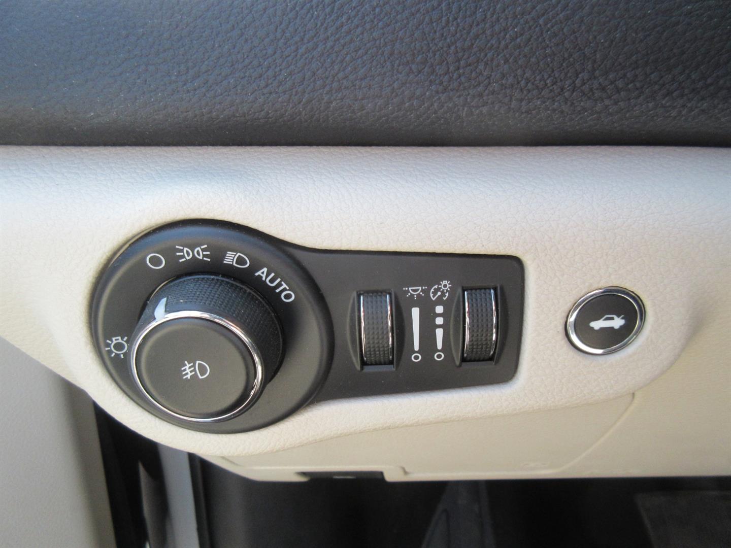 chrysler 200 2015 - 27