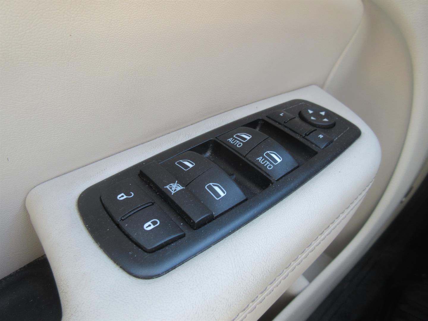 chrysler 200 2015 - 26