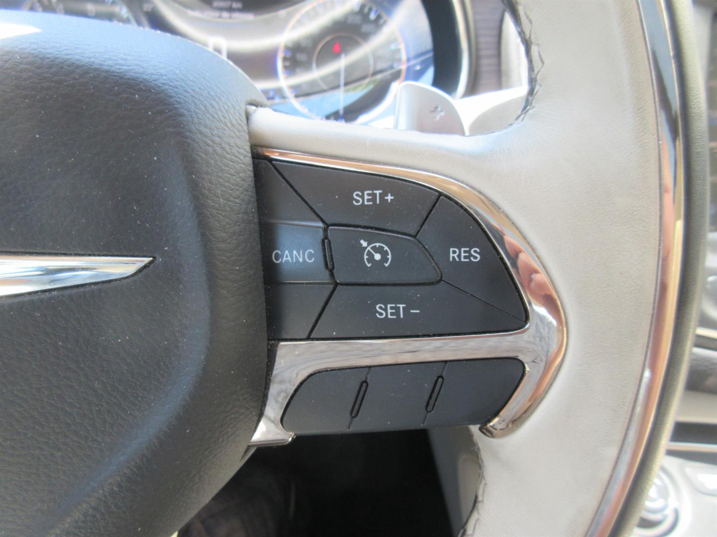 chrysler 200 2015 - 30