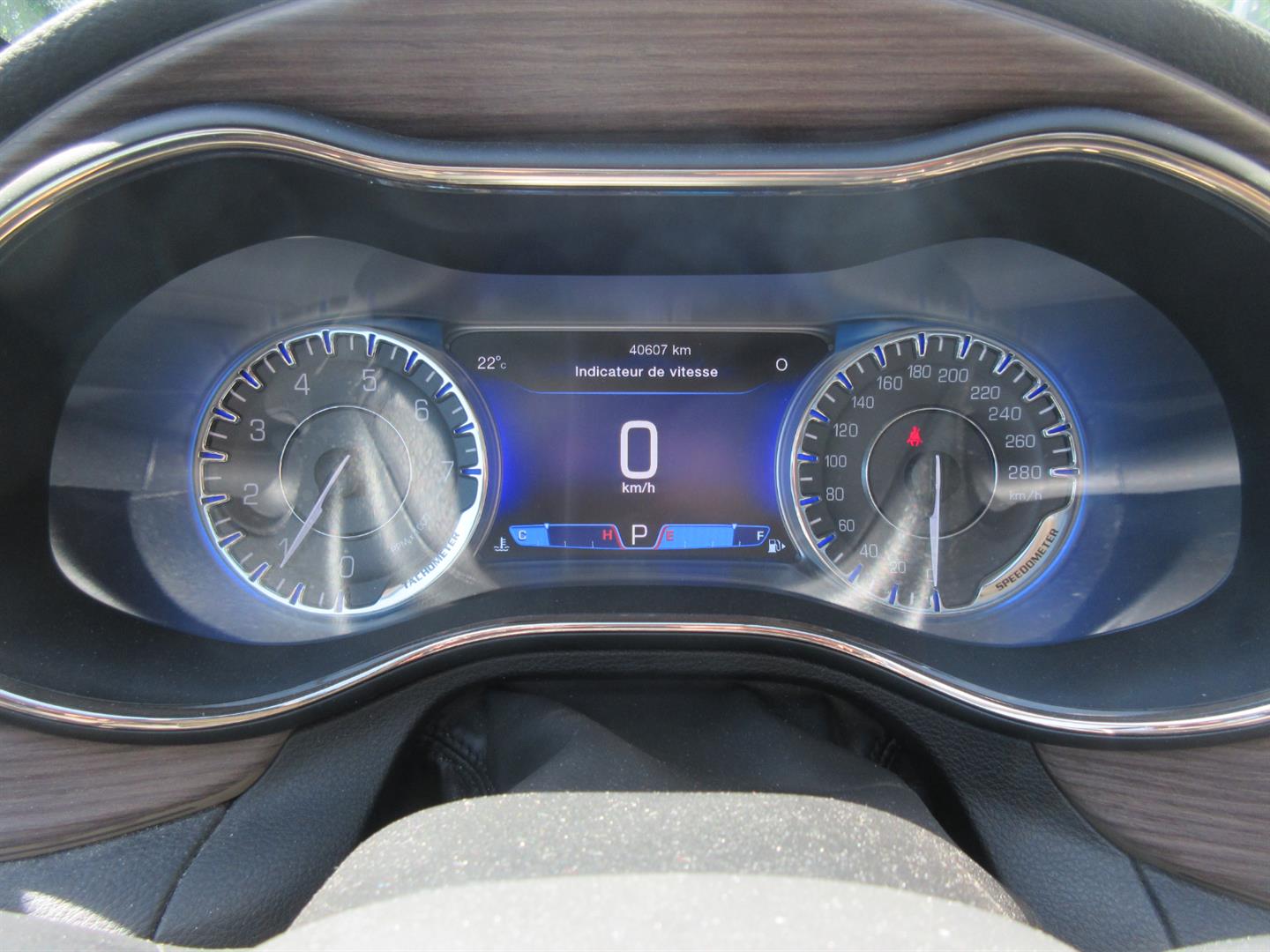 chrysler 200 2015 - 31
