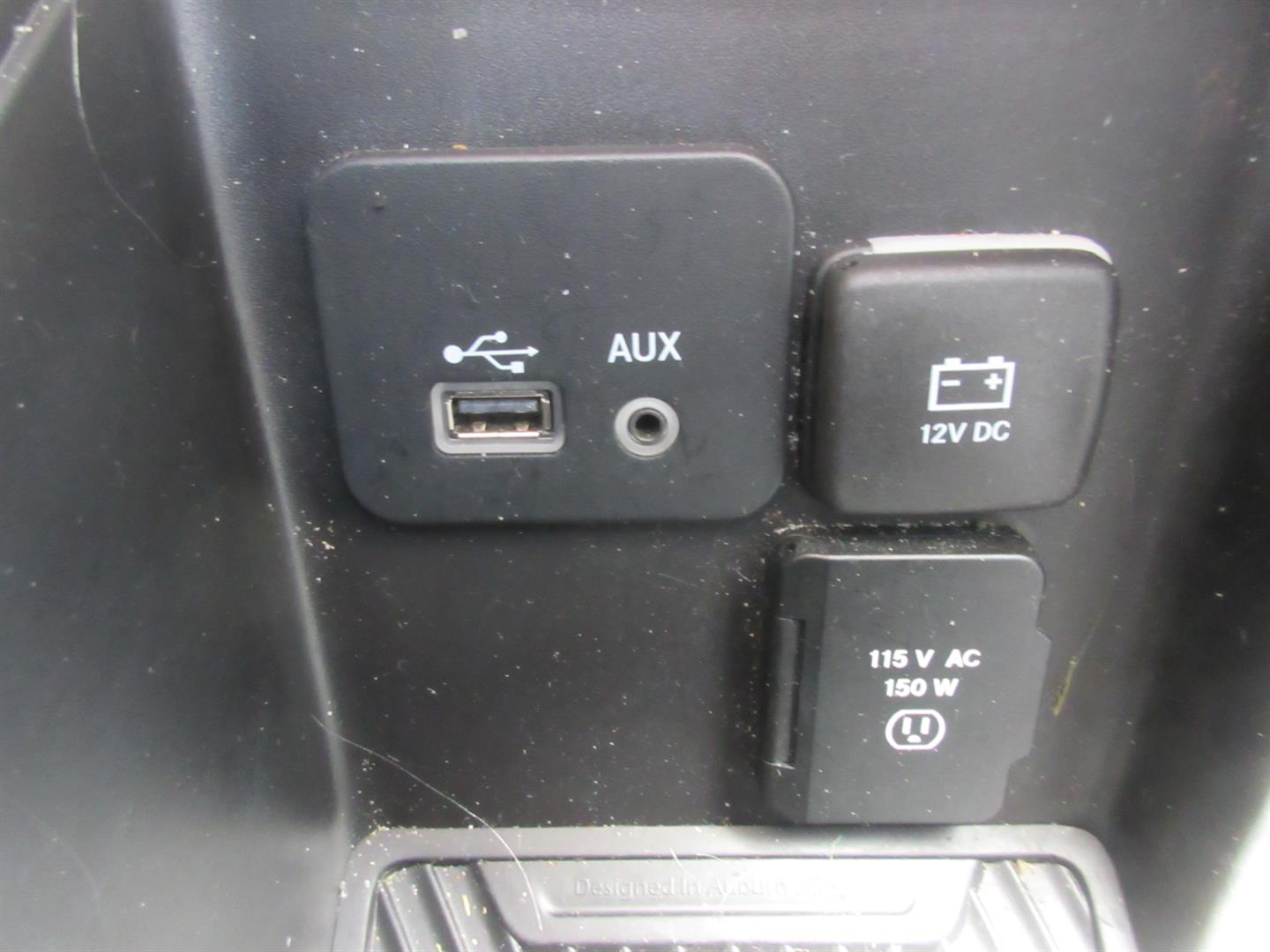 chrysler 200 2015 - 36