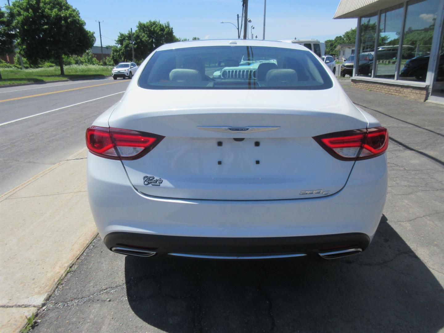 chrysler 200 2015 - 8