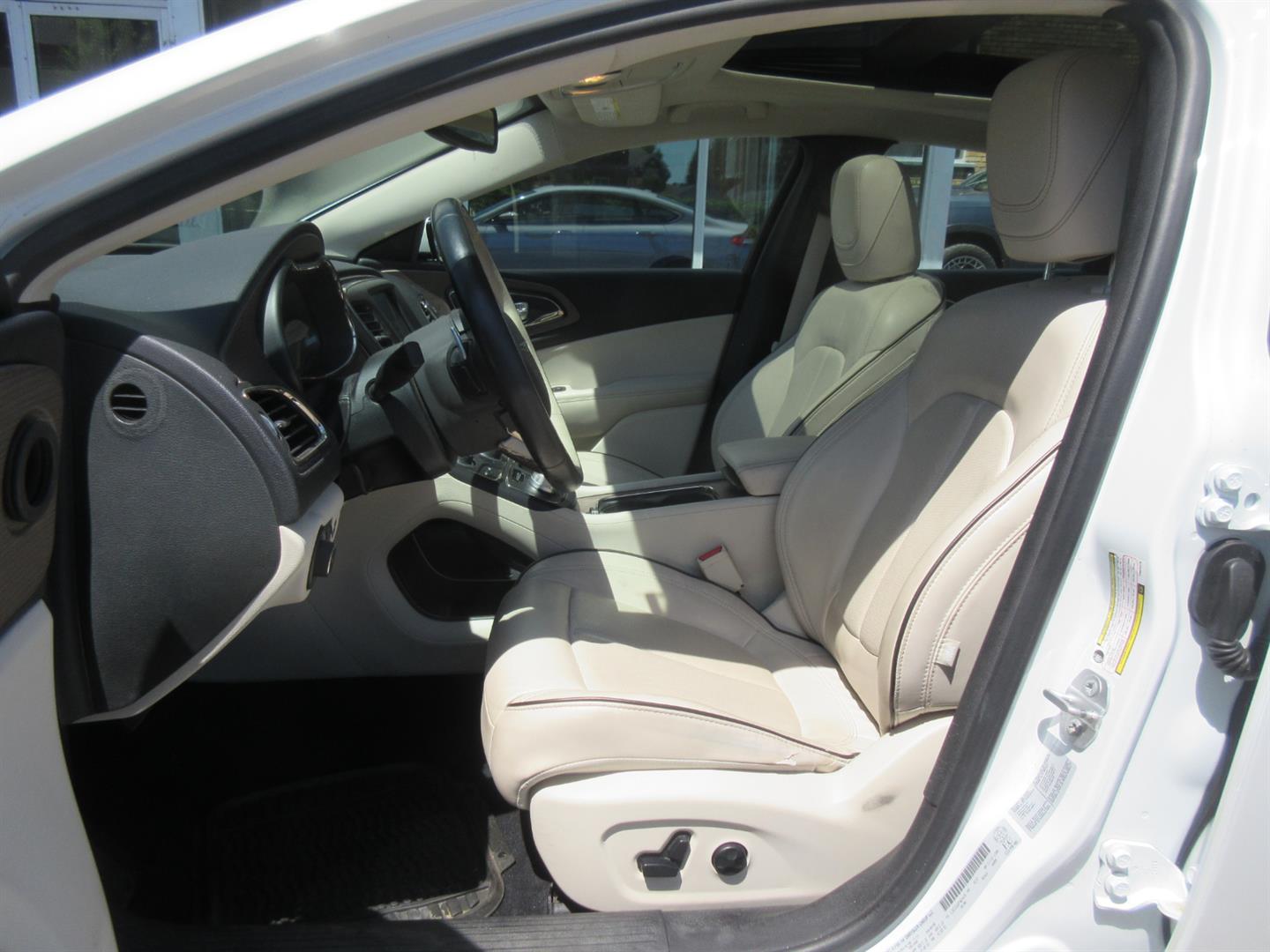 chrysler 200 2015 - 19