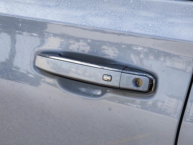chevrolet Suburban 2026 - 12