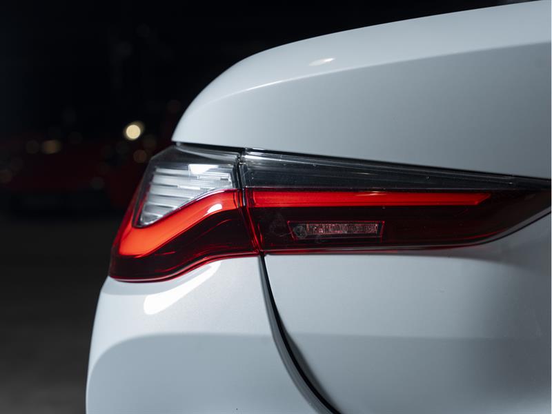 bmw M4 2022 - 21