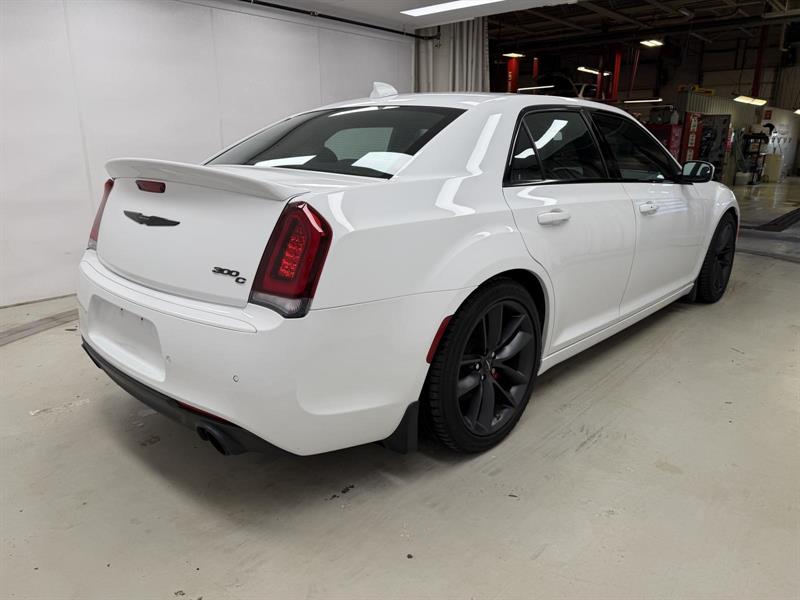 chrysler 300c 2023 - 5